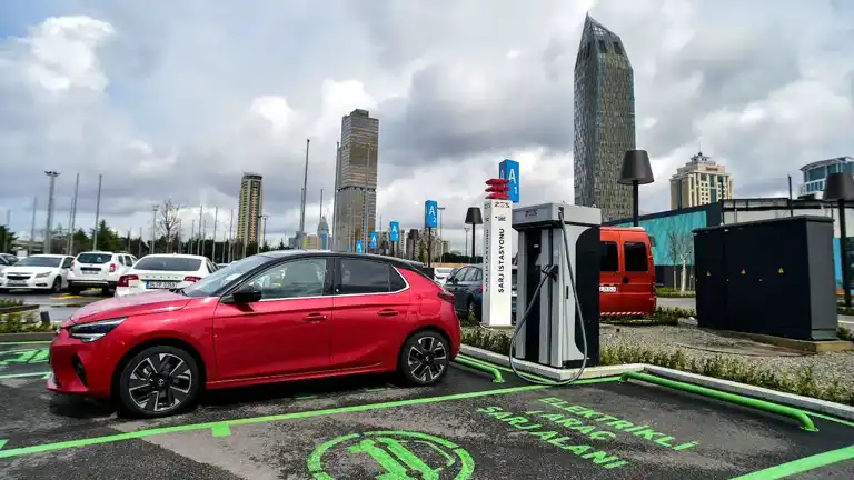 Bayramda Elektrikli Araç Şarjı Patladı!