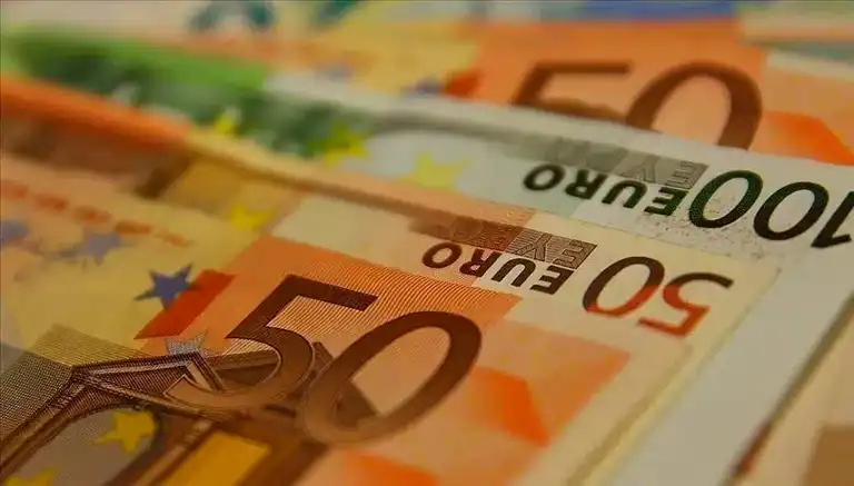 Euro Düşüşte: Ticaret Savaşları Gölgesi