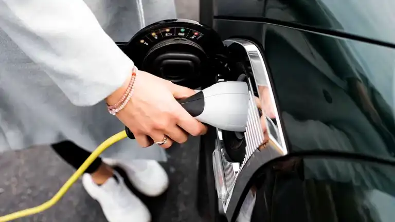Türkiye'de Elektrikli Araç Satışları Patladı!